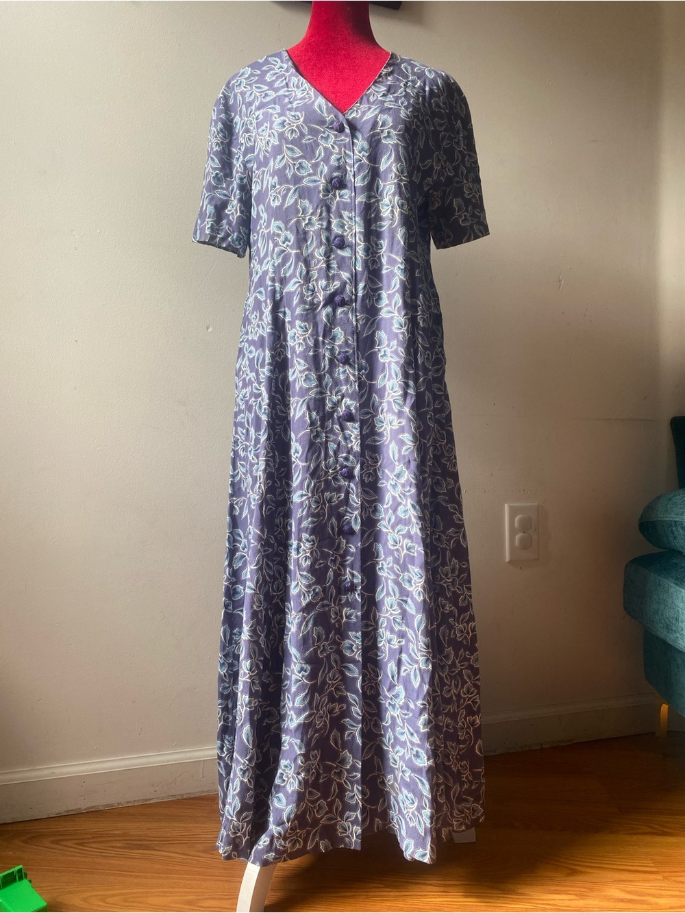 Vintage Petite Sophisticate Lavender Floral Button-Front Maxi Dress
